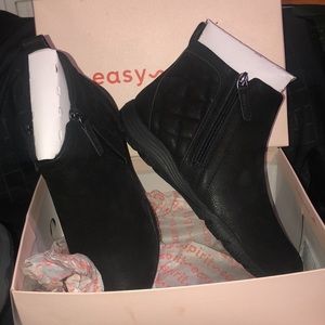 Ankle boots, black, suede like brand new size 7w